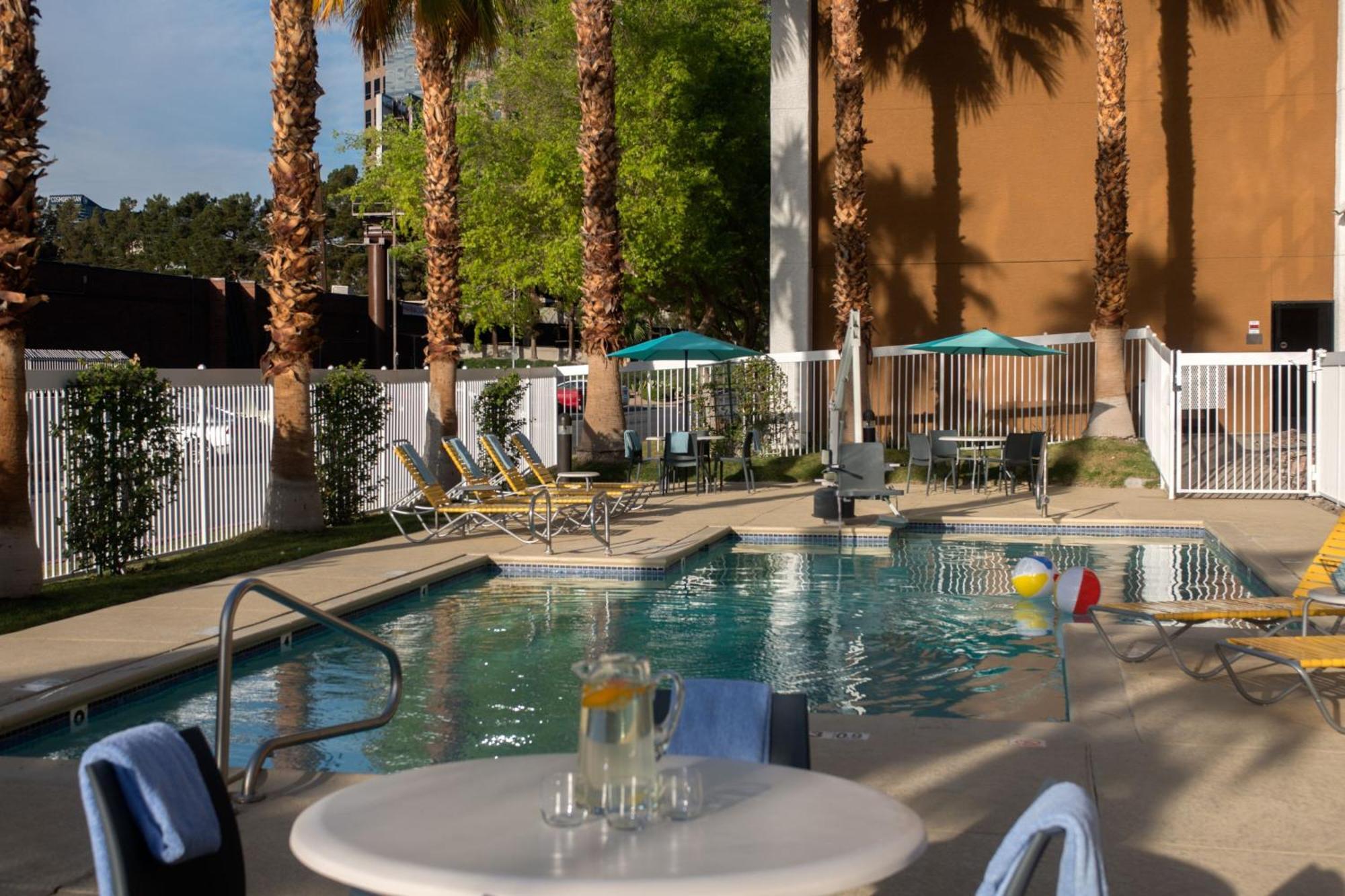Fairfield Inn Las Vegas Convention Center Exteriör bild